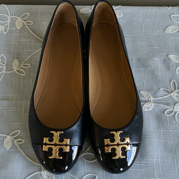 Tory Burch Shoes - NWT Tory Burch Everly Flat Size 7.5